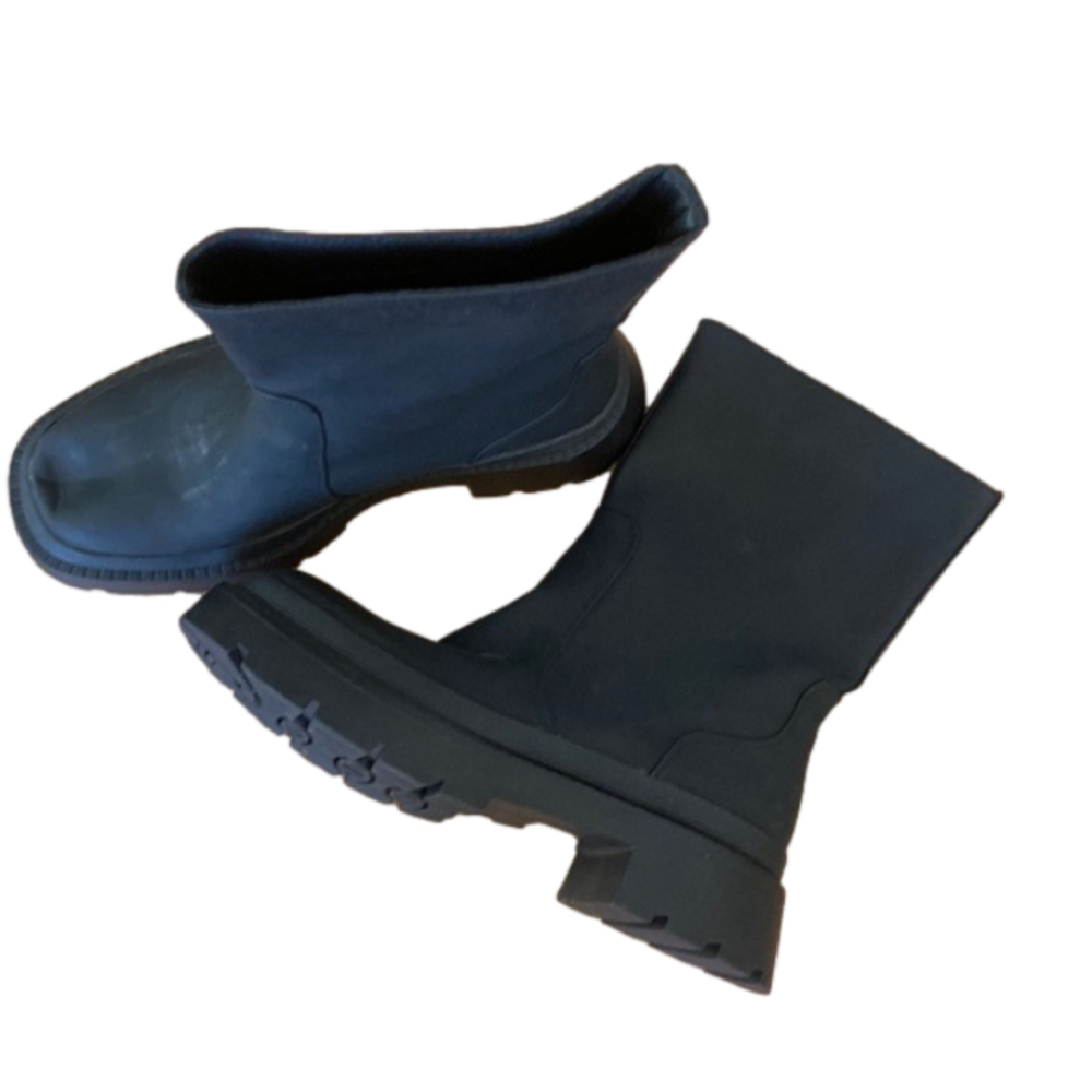 PrettyLittleThing Black Chunky Boots